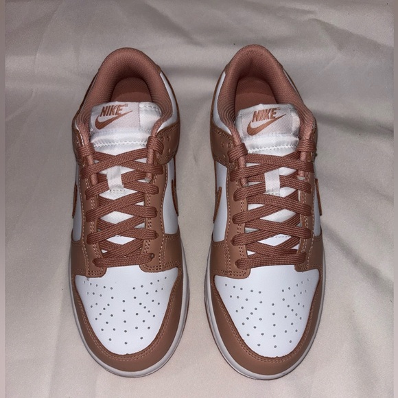 Nike Dunk Low Size: 7 - Picture 8 of 11